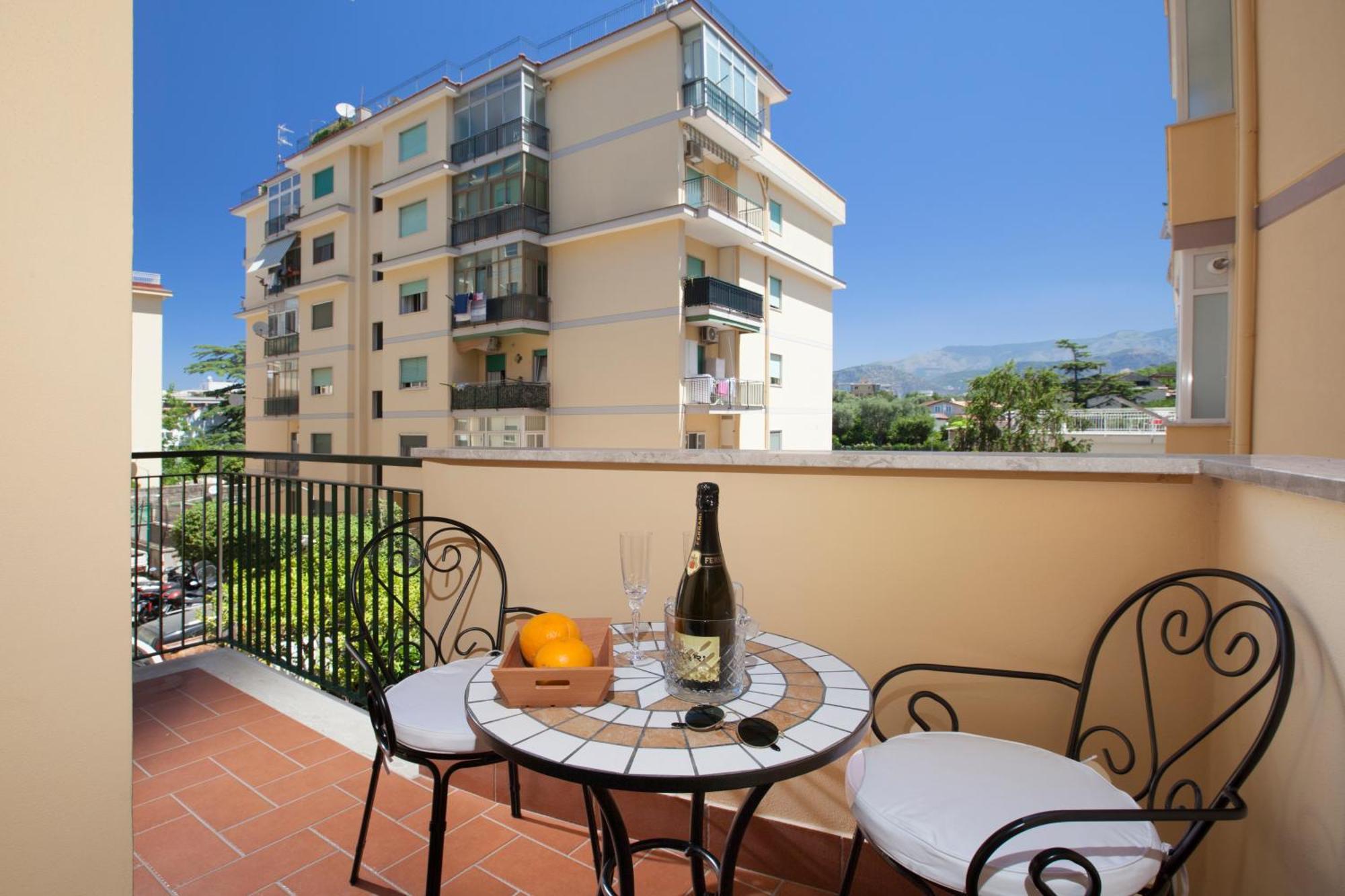 Bed and Breakfast Camalu Сорренто Экстерьер фото